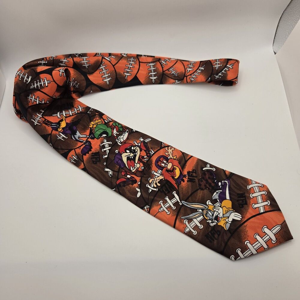 Warner Bros. Looney Tunes Men's Necktie Tie Polyester Football Bugs Bunny NFL